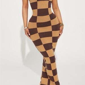 Fashion Nova Checkered Maxi Dress in Brown and Tan
